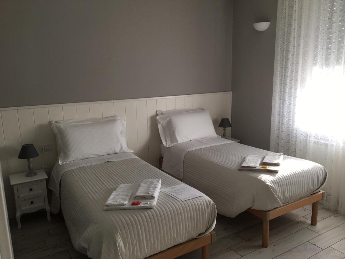 La Terrazza Sul Naviglio B&B Bernate Ticino Екстериор снимка